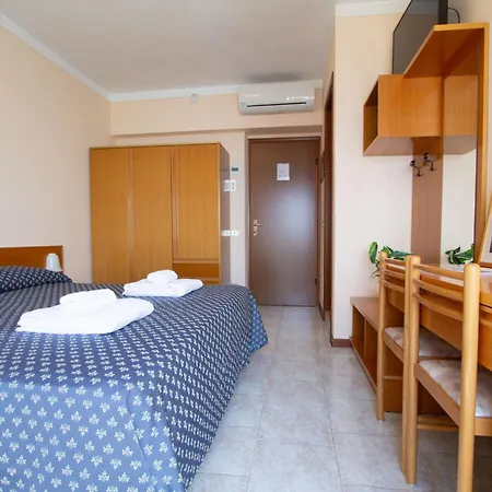 Hotel Benacus Torri Del Benaco-2