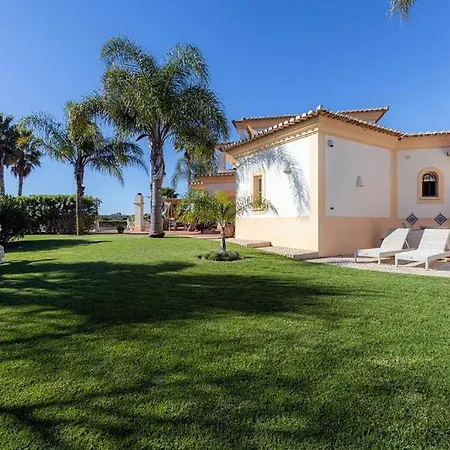 Luxury Villa With Gym, Jacuzzi And Swimming Pool-3