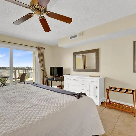 Regency Towers 404-3
