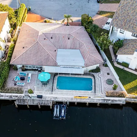 Waterfront Villa Heated Pool Spa Walk To Beach-3