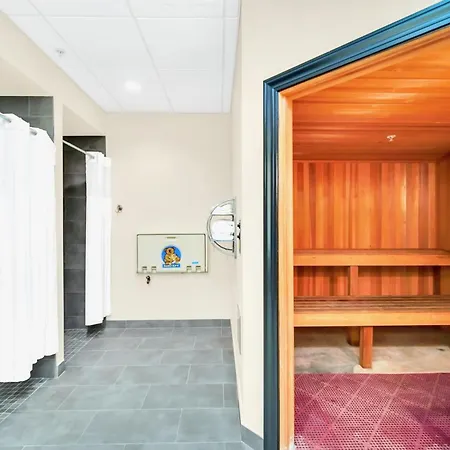 Stunning 2Br Condo With Pool, Near Disney!-3