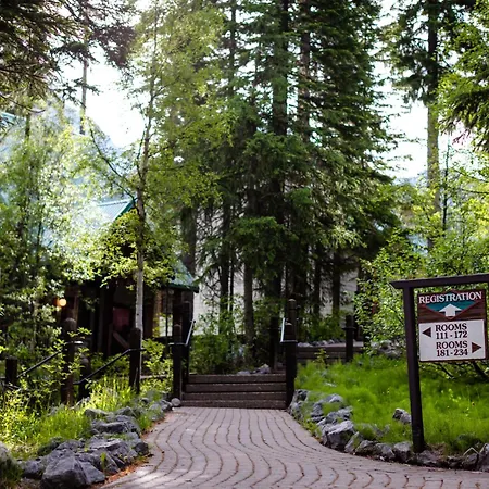 Emerald Lake Lodge-3