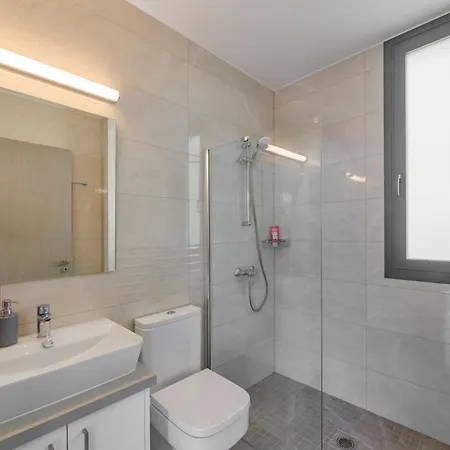 Rooftop Apartment With Jacuzzi-3