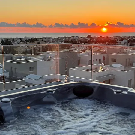 Rooftop Apartment With Jacuzzi-2