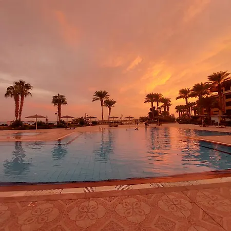 Esplanada Beach Apartment, No Single Men-2