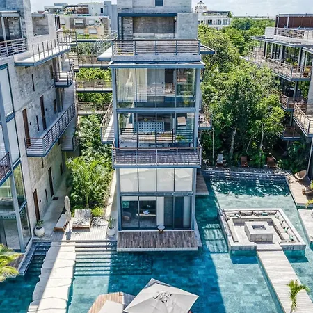 Hidden Swim up Loft w Cenote Rooftop Pool Gym-3