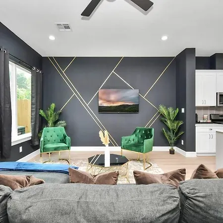 Stylish & Cozy - Hot Tub 4 Beds Near Downtown-2