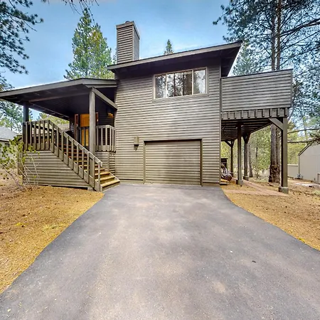 Brown'S Tree House-2