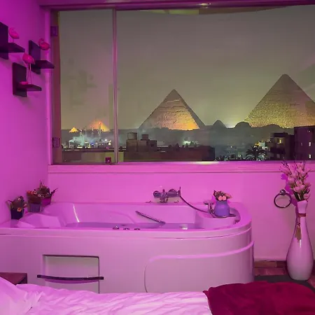Full Pyramids View With Jacuzzi & Roof Top Access-2