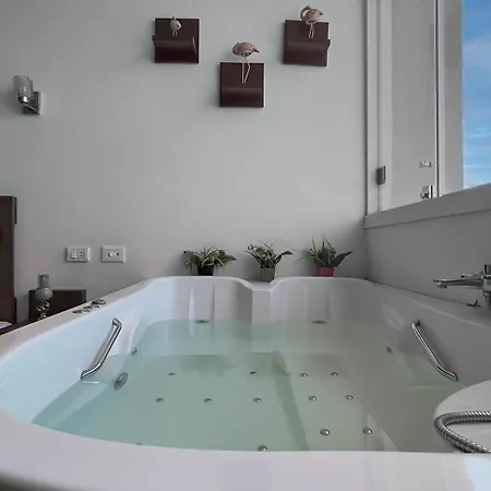 Full Pyramids View With Jacuzzi & Roof Top Access-3
