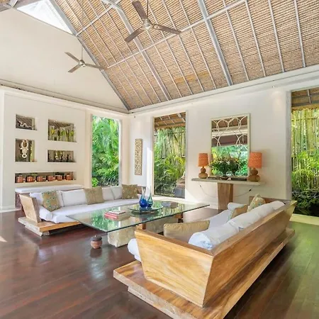 4Br Villa With Large Pool At Seminyak Beach-2