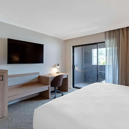 Best Western Plus Inn at the Vines-3