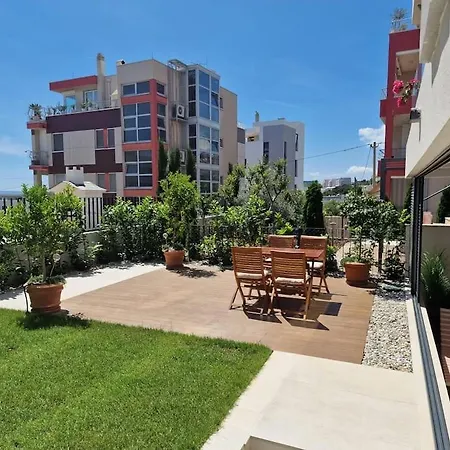 Green Luxury Oasis-2