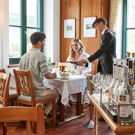Steigenberger Hotel&Spa Krems-2