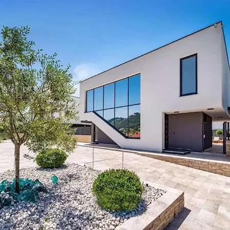 Villa Omega-2