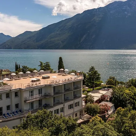 Hotel Sogno Del Benaco-3