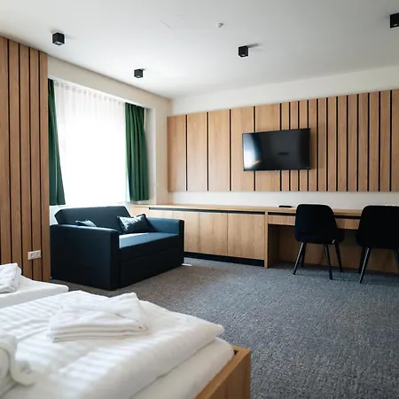Hunor Hotel Es Etterem-3