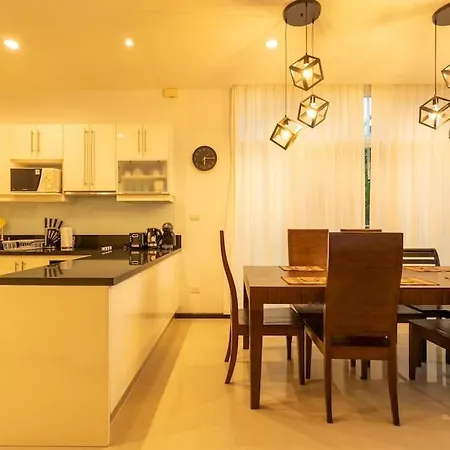 Oxygen 3Br Walk To Shops, Bars, Private Pool V113-2