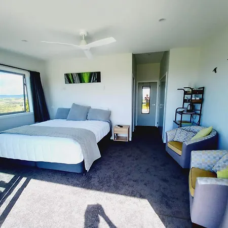 Moko Hiwi Escape Ruakaka- Sea View Home-2