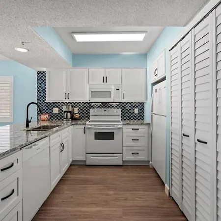 Bring Your Family To Our Gorgeous Oceanfront Condo-3