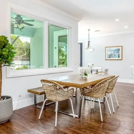 Naples Dream, Heated Pool, Hot Tub, Beach & Bikes!-2