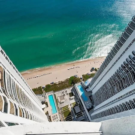 Sophisticated Modern Gem With Unreal Ocean Views-2