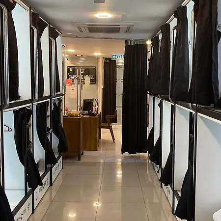 J Capsule Hotel-3