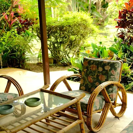 Deluxe Bedroom At Rumah Sentosa-2