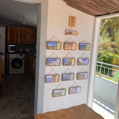 Lovely Newly Refurbished, 1 Bedroom Top Floor Apartment With Sea Views, Fast Wi-Fi Cable Tv And Netflix-3