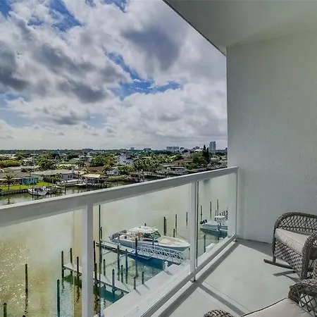 Luxury Waterfront Penthouse With Amenities And Services-2