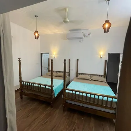 Blue Water Beach Homestay - Private Beach Dh-3