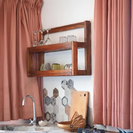 Tsunagari Studio Apartment Babakan-2