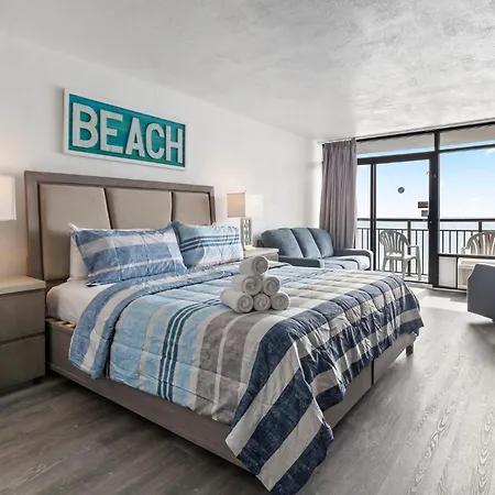 Newly Renovated Oceanfront King Suite! Spectacular Views- Landmark 826-3