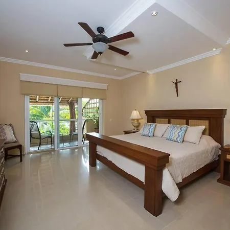 Cheerful Beach Front 3 Bedrooms Houselongo-3