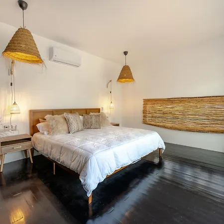 Luxury Villa With Ocean View!-2