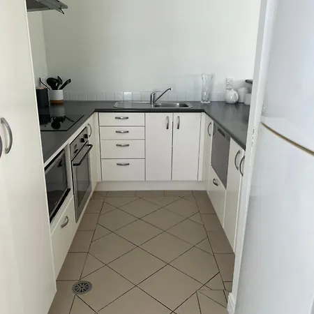 Newmarket Fully Furnished 2 Bedrooms-3