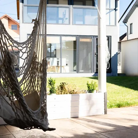 City Oasis Villa In Sibiu-3