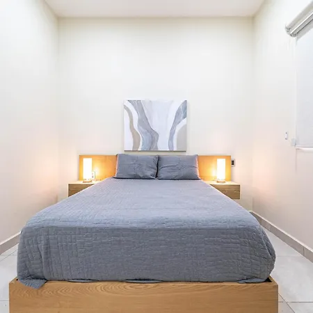 2 Bd With Balcony, Rooftop Pool, Hot Tub, Gym-2