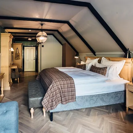 Skalakot Manor Hotel-3