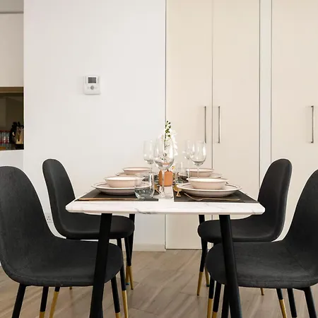 Cozy, Big 1Bhk, Close To Downtown, Great Amenities-2