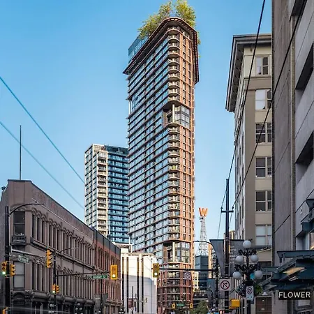 The W, Modernized 2 Bedroom Downtown Highrise-2