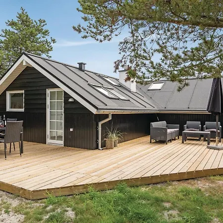 Four-Bedroom Holiday Home In Blavand-2