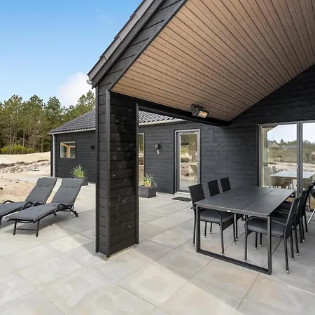 4 Bedroom Awesome Home In Romo-3