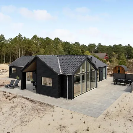 4 Bedroom Awesome Home In Romo-2
