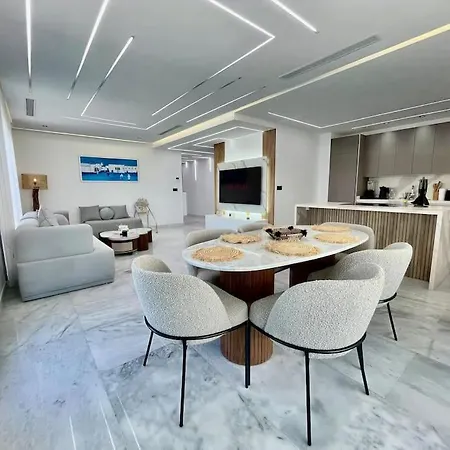 The Pearl Penthouse - Jacuzzi & Views-2