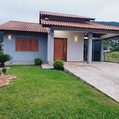 Casa Com Hidromassagem E Lareira-2