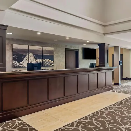 Best Western Plus Pitt Meadows Inn & Suites-2
