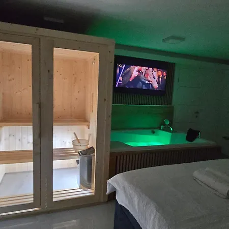 Jacuzzi & Sauna Edy - City Center-3