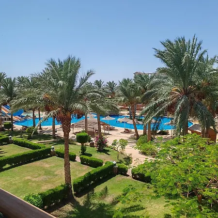 Cozy Sunny Studio With Pool View - Sahl Hasheesh-3