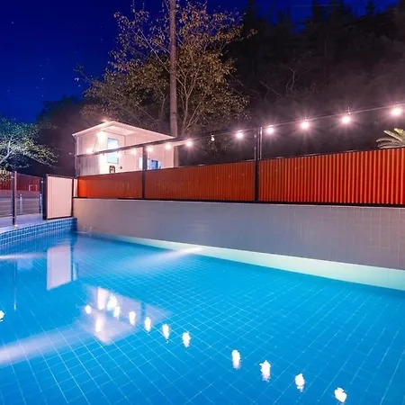 Yeosu Moine Pool Villa-2